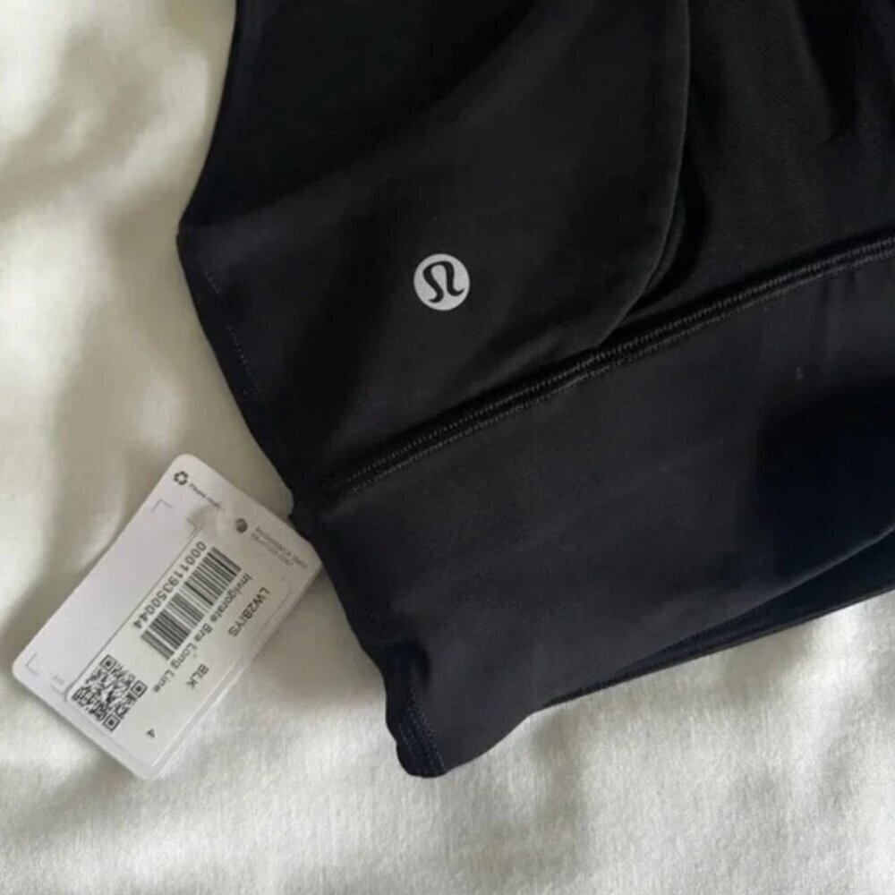 136 Lululemon Invigorate Bra * Long Line - Black - Picture 4 of 7